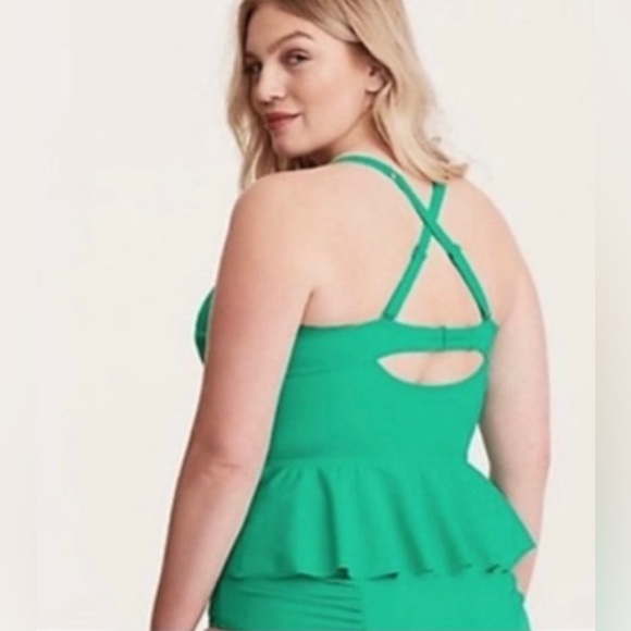Torrid aqua green turquoise midkini top built in bra size 2x - Picture 6 of 9